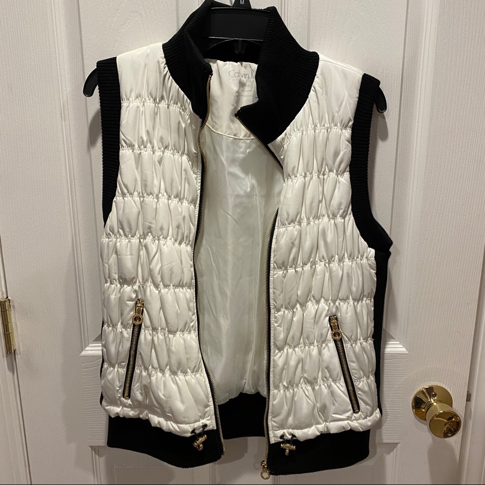 Womens Calvin Klein Performance Puffer Vest - Picture 2 of 5